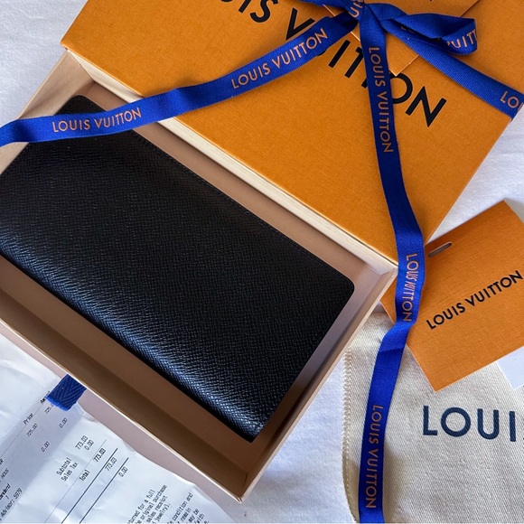 LOUIS VUITTON Brazza Wallet M30501 (unisex) - Picture 1 of 8